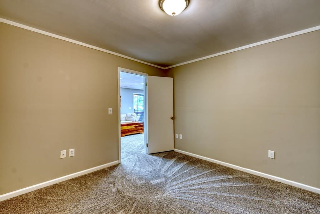 276 Lancelot Loop, Clayton GA 30525 - Photo