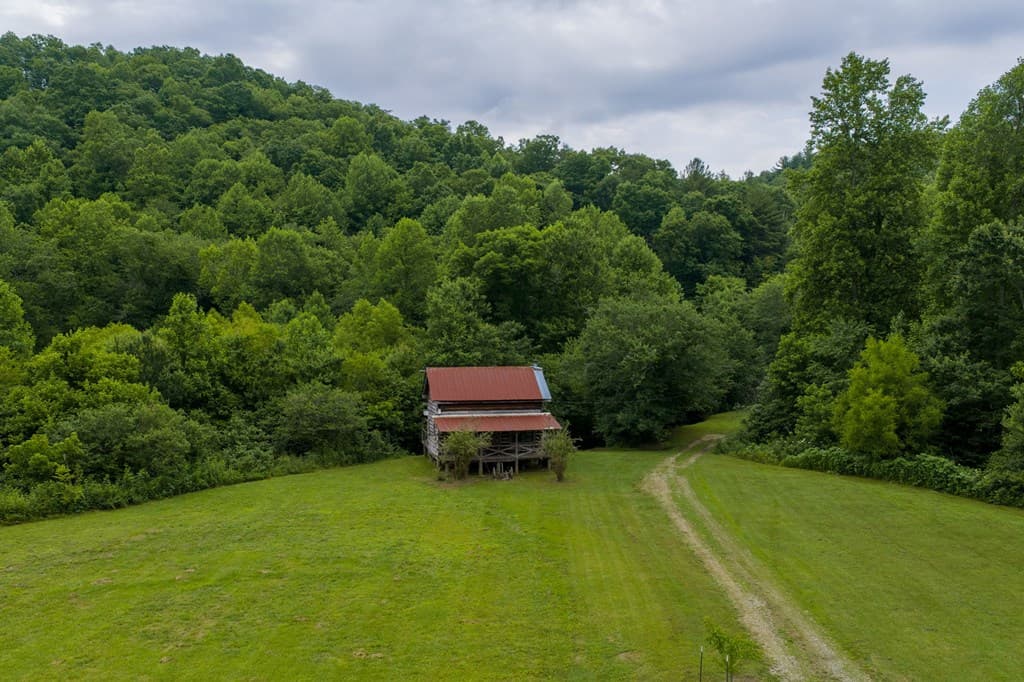 13431 Hwy 68, Tellico Plains TN 37385 - Photo
