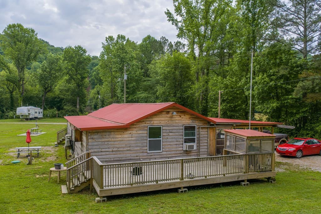 13431 Hwy 68, Tellico Plains TN 37385 - Photo