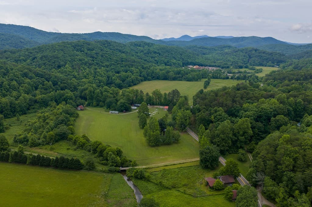 13431 Hwy 68, Tellico Plains TN 37385 - Photo