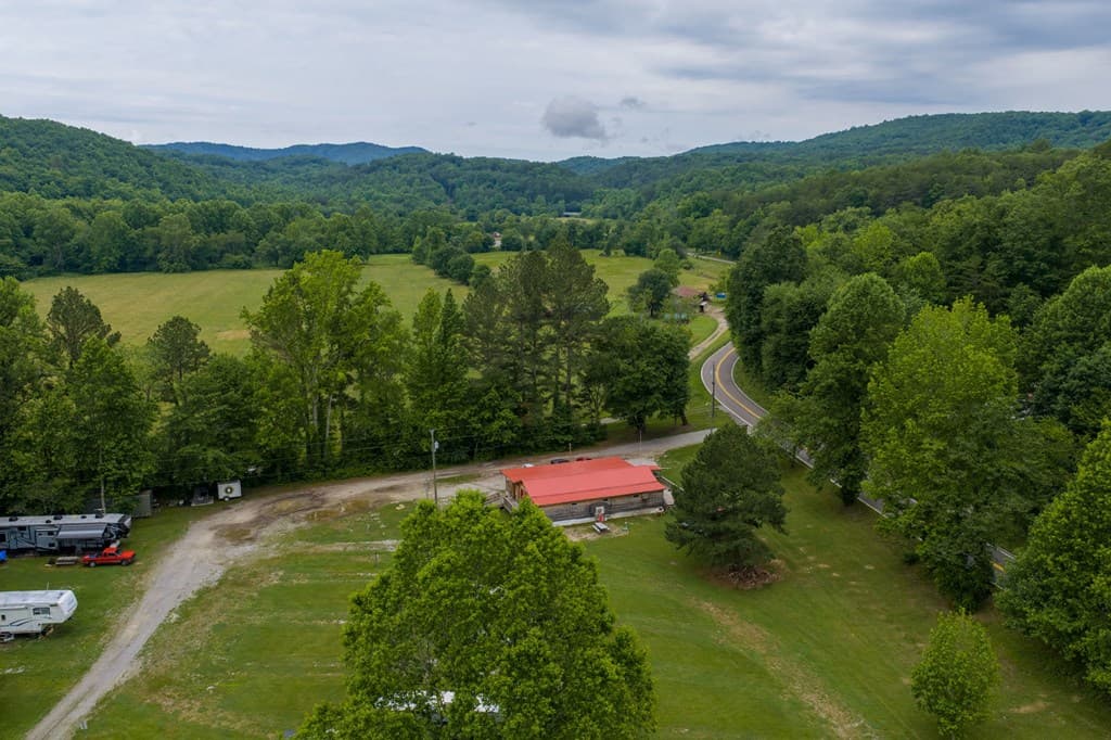 13431 Hwy 68, Tellico Plains TN 37385 - Photo