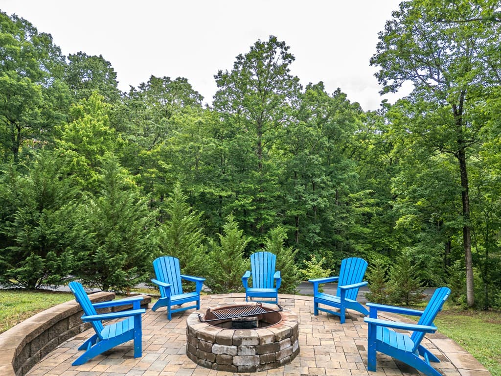135 Heritage Trail, Brasstown NC 28902 - Photo