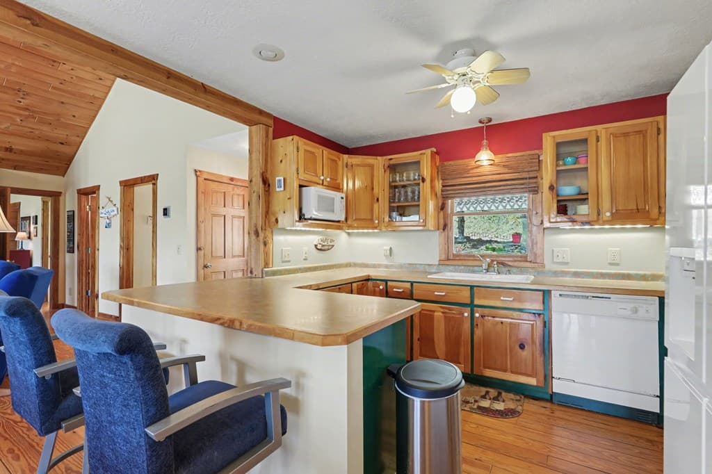 1930 Lakeview Summit Drive, Young Harris GA 30582 - Photo