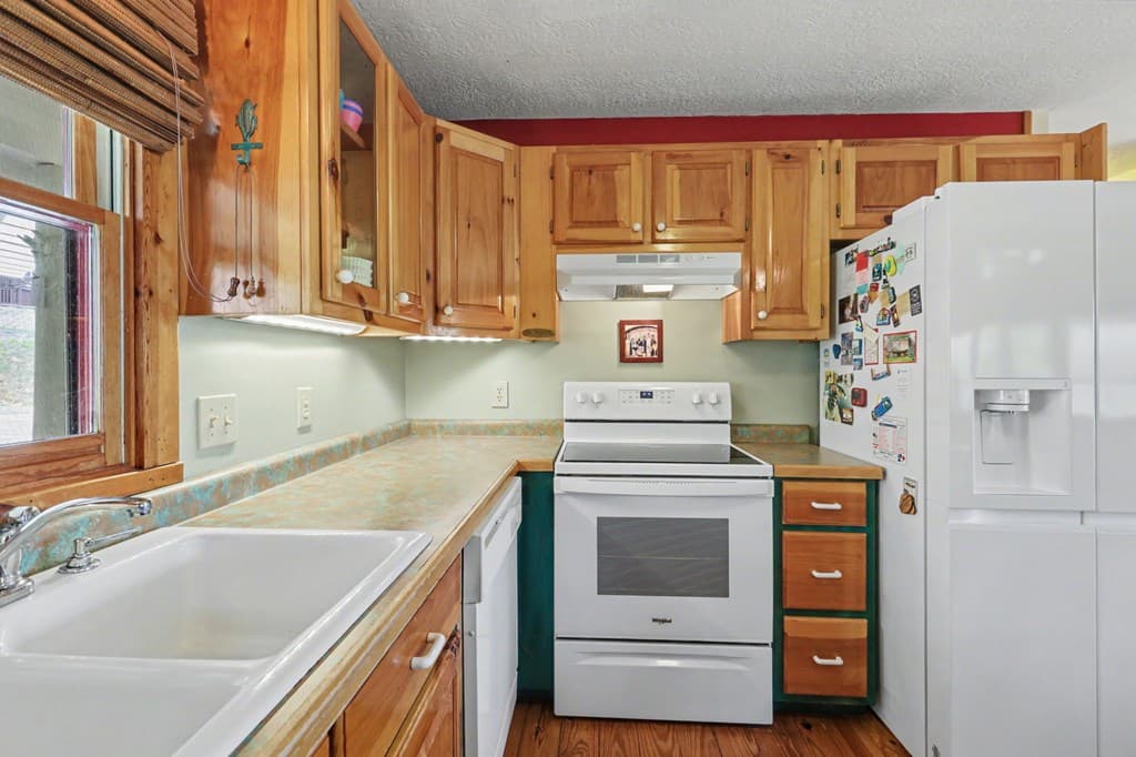 1930 Lakeview Summit Drive, Young Harris GA 30582 - Photo