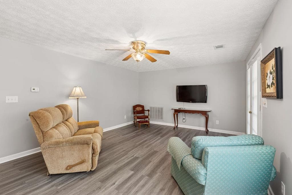 121 Chestnut Hill Drive, Canton GA 30114 - Photo