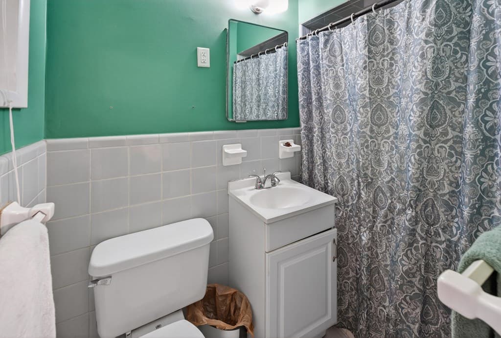 940 Chesterfield Drive, Marietta GA 30066 - Photo