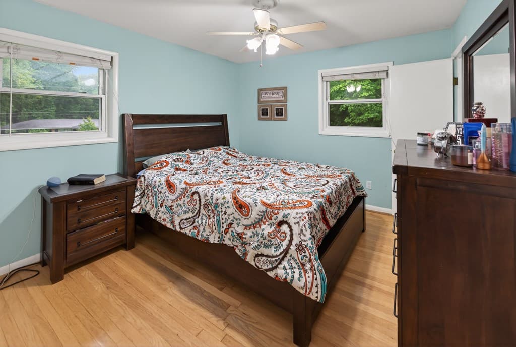 940 Chesterfield Drive, Marietta GA 30066 - Photo