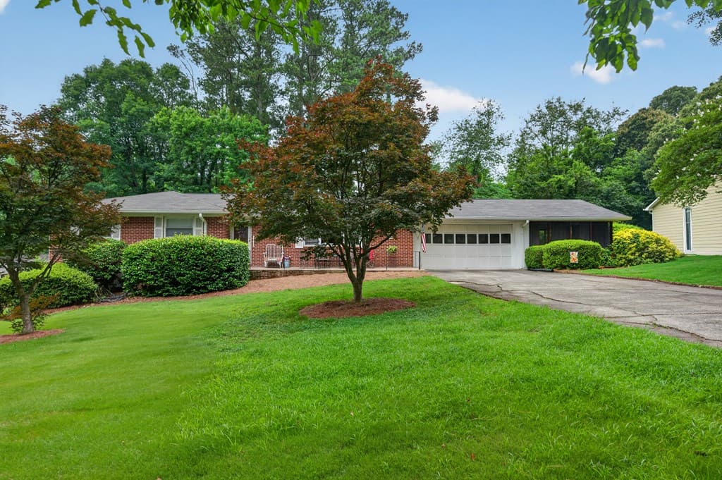 940 Chesterfield Drive, Marietta GA 30066 - Photo