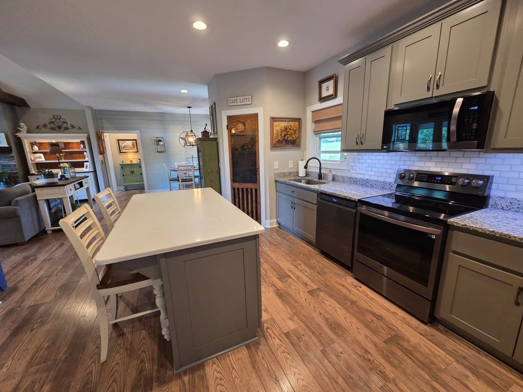 958 New Forest Road, Young Harris GA 30582 - Photo