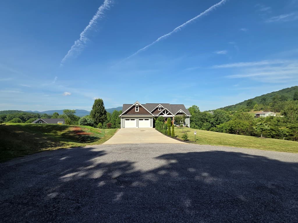 958 New Forest Road, Young Harris GA 30582 - Photo