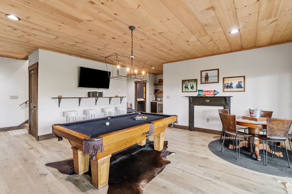 254 Leatherwood Mountain Road, Ellijay GA 30540 - Photo