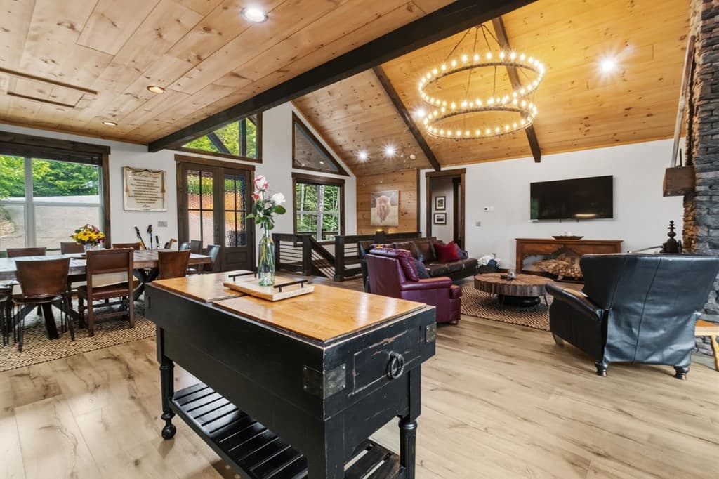 254 Leatherwood Mountain Road, Ellijay GA 30540 - Photo