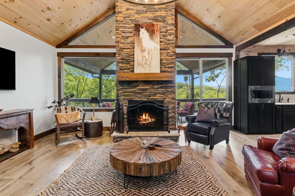 254 Leatherwood Mountain Road, Ellijay GA 30540 - Photo