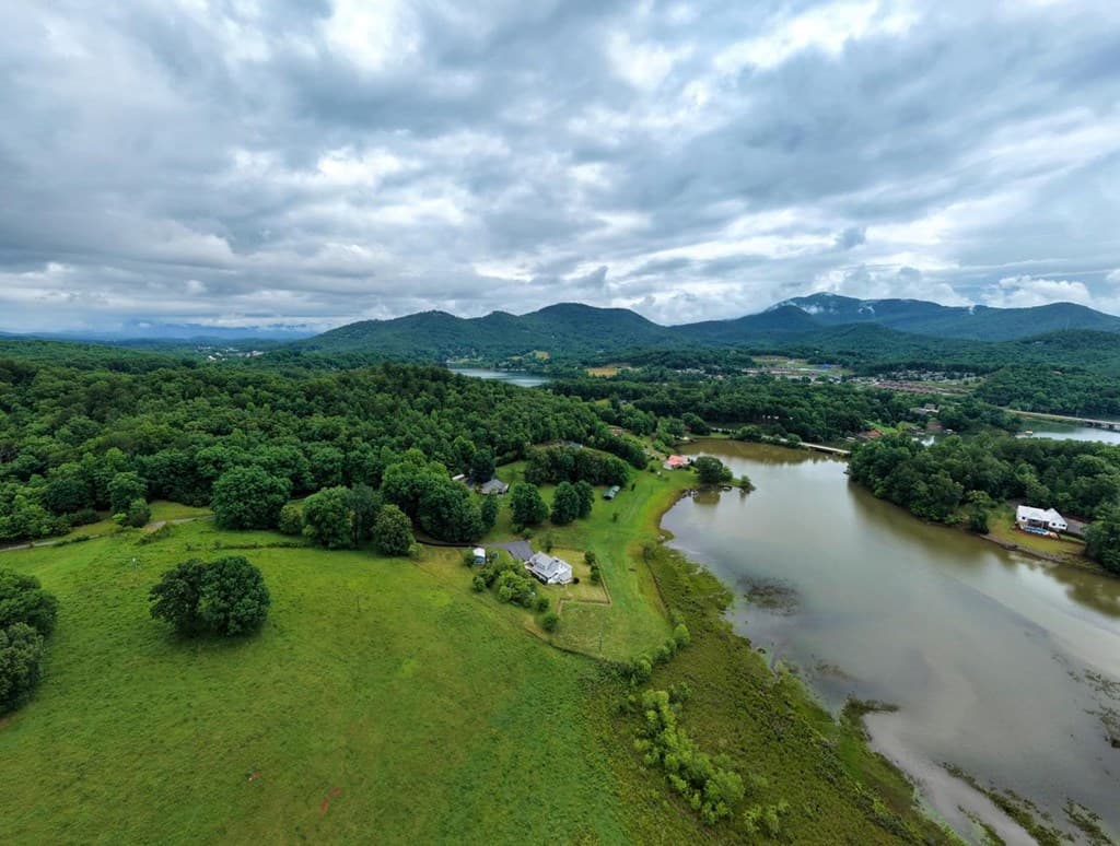 838 Tay Walk Way, Hiawassee GA 30546 - Photo