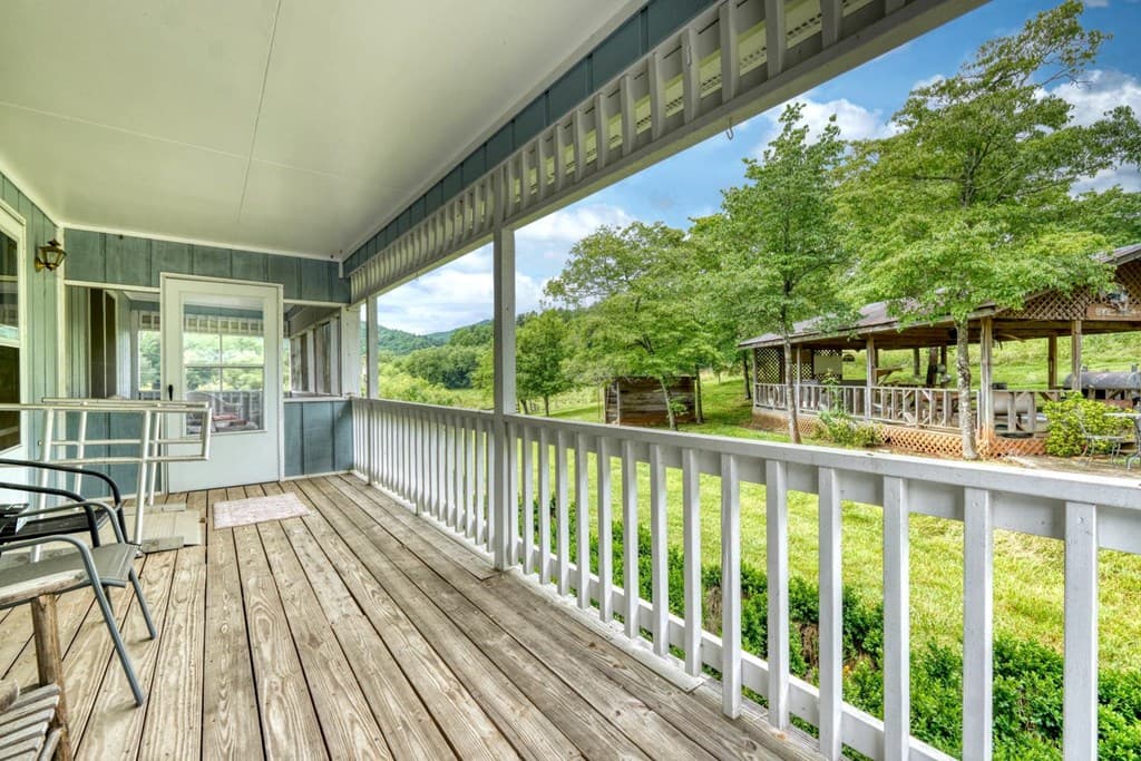 838 Tay Walk Way, Hiawassee GA 30546 - Photo