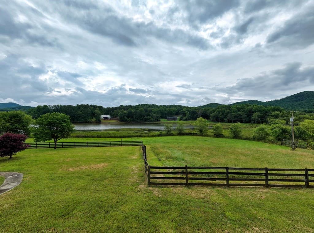 838 Tay Walk Way, Hiawassee GA 30546 - Photo