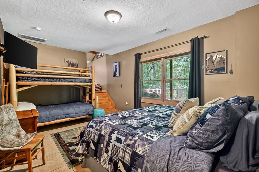 979 Cherokee Lane, Mccaysville GA 30555 - Photo