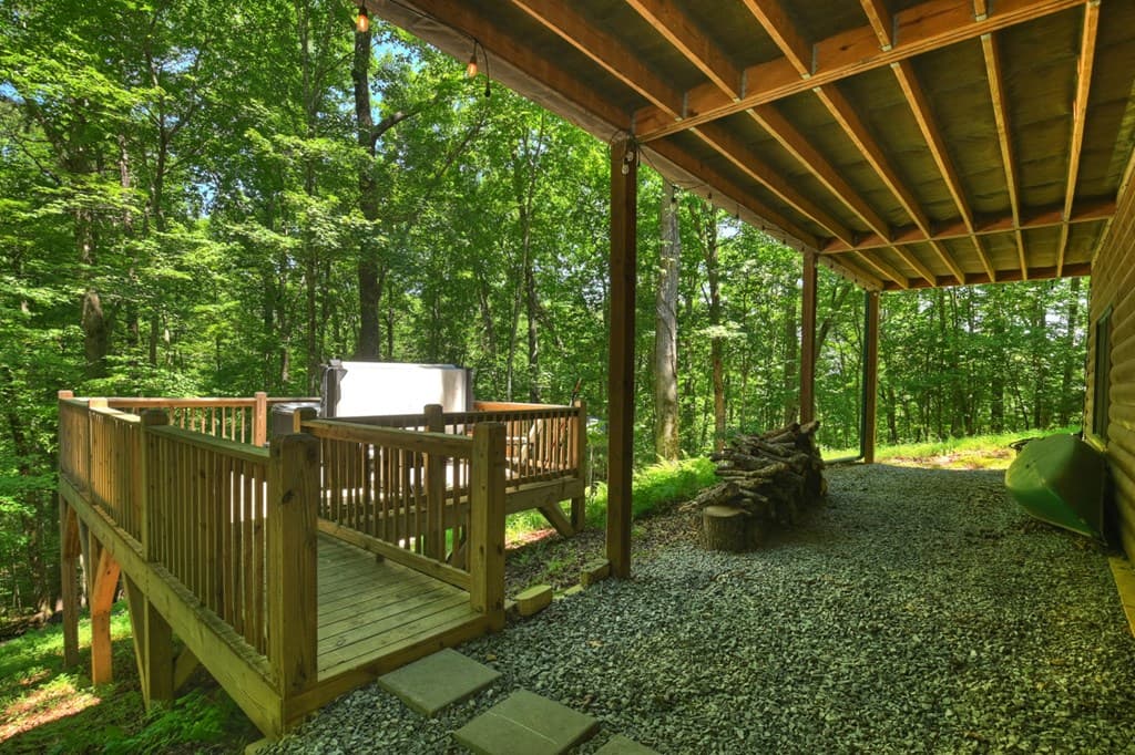 979 Cherokee Lane, Mccaysville GA 30555 - Photo
