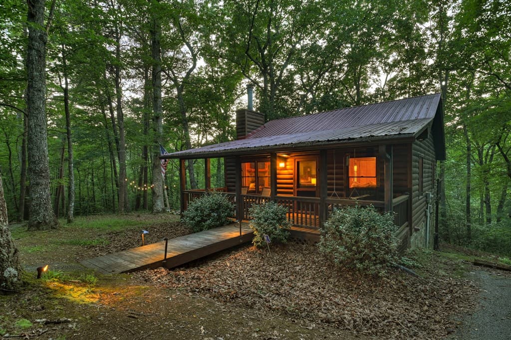 932 Granny Branch Drive, Blue Ridge GA 30513 - Photo