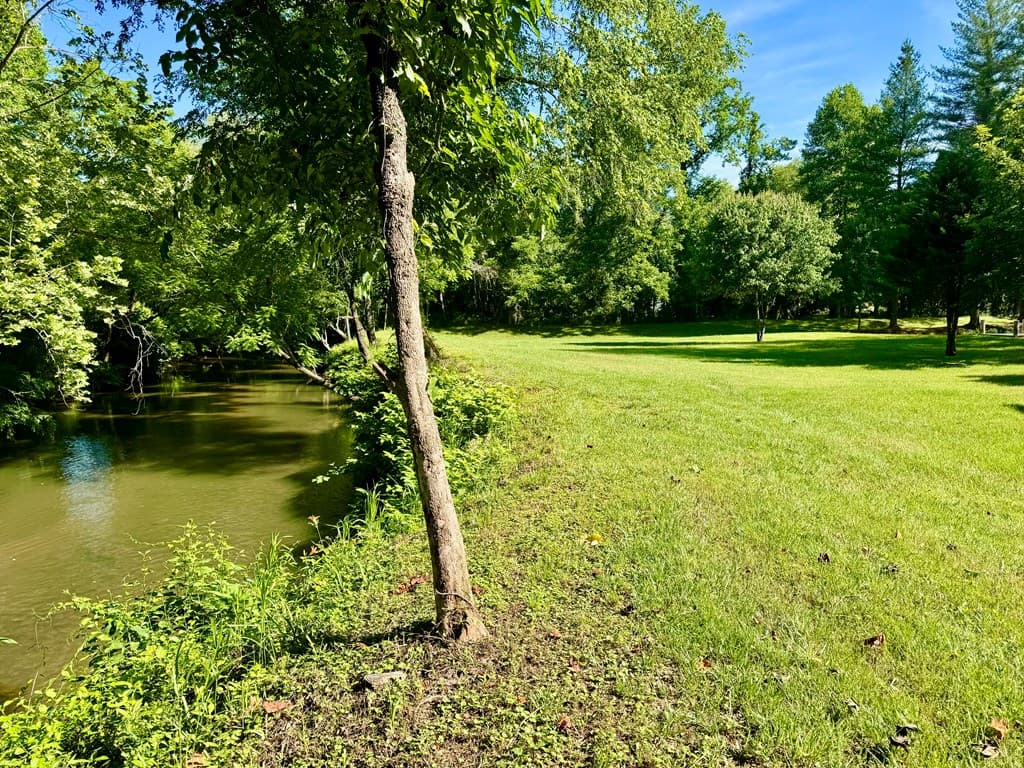 6389 Old Hwy 64 W, Warne NC 28909 - Photo