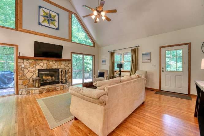 3333 Ellington Road, Hayesville NC 28904 - Photo