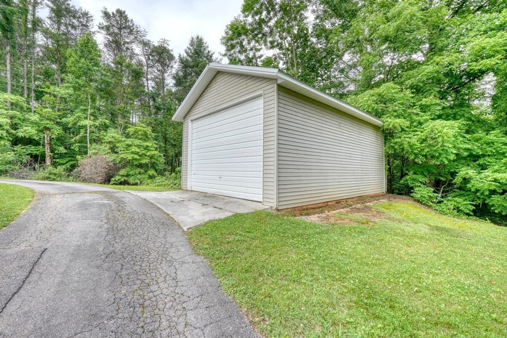 115 Ledge Lane, Blairsville GA 30512 - Photo