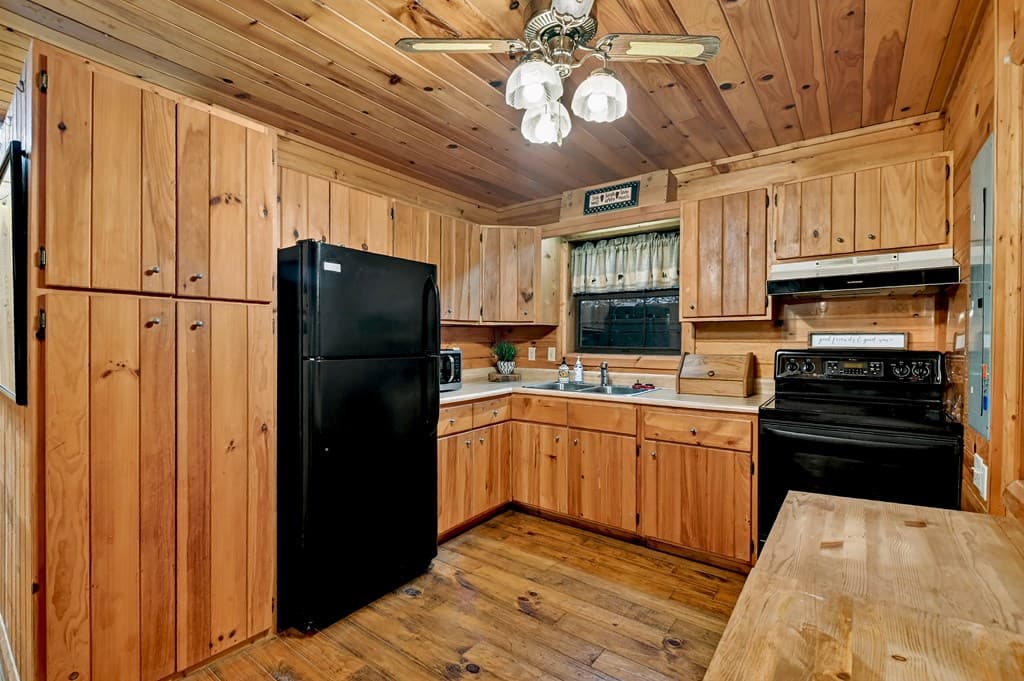 415 Walnut Mountain Road, Ellijay GA 30536 - Photo