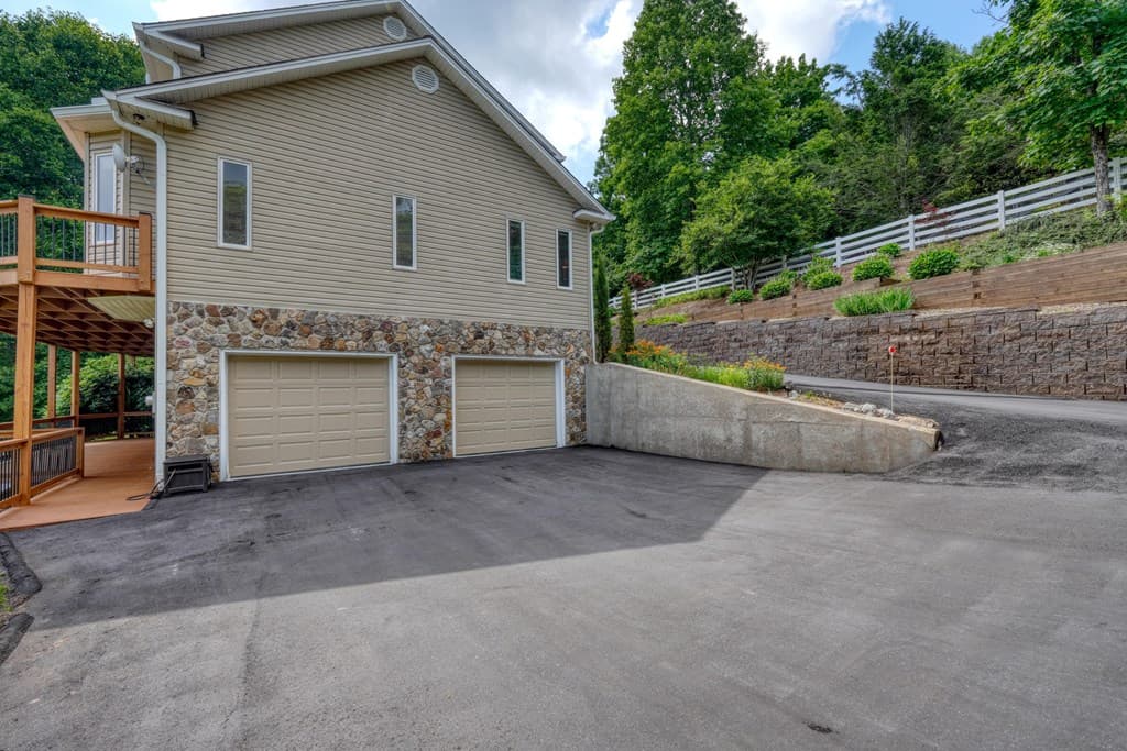 880 Locust Trail, Hiawassee GA 30546 - Photo