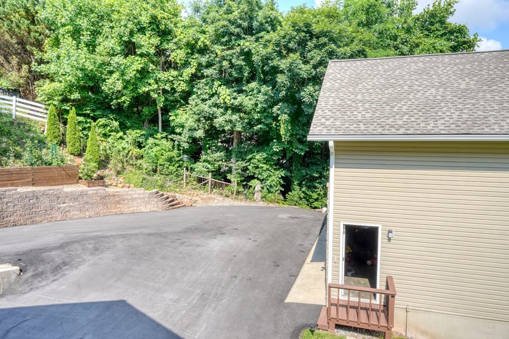 880 Locust Trail, Hiawassee GA 30546 - Photo