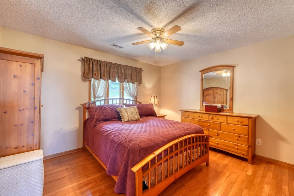 880 Locust Trail, Hiawassee GA 30546 - Photo