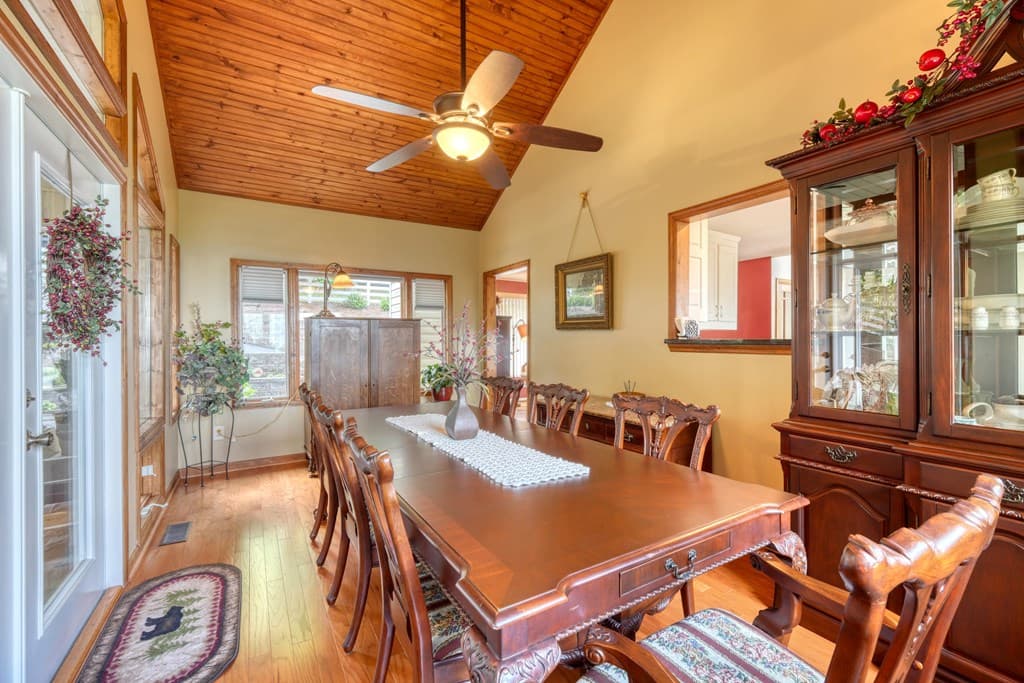 880 Locust Trail, Hiawassee GA 30546 - Photo