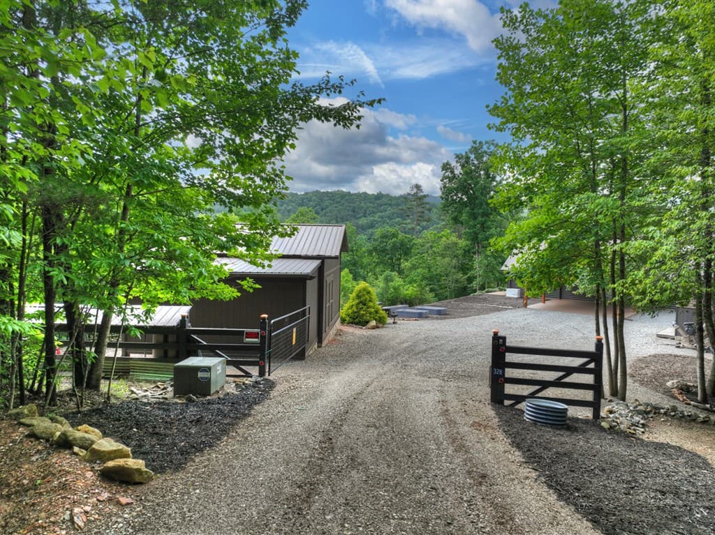 328 Arapaho Walk, Mineral Bluff GA 30559 - Photo