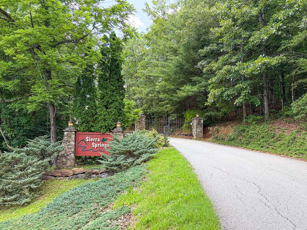 300 Sugarwood Drive, Murphy NC 28906 - Photo