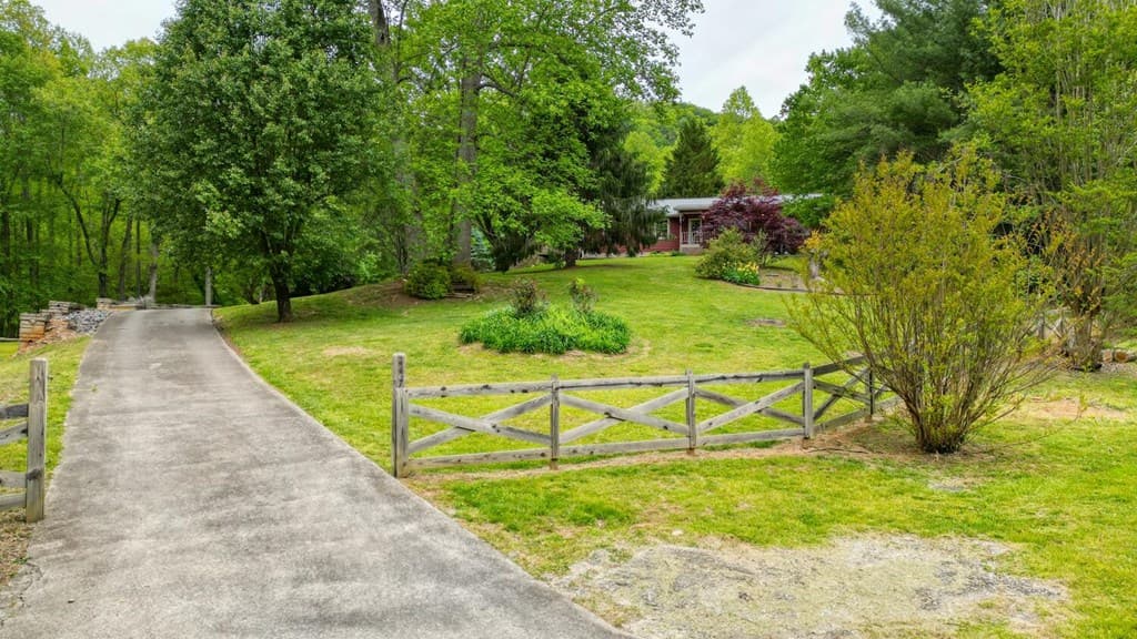 2287 Lovingood Road, Hiawassee GA 30546 - Photo