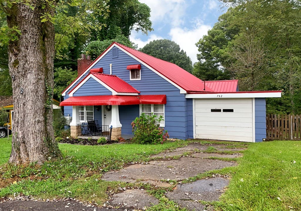 742 Hillcrest Drive, Mccaysville GA 30555 - Photo