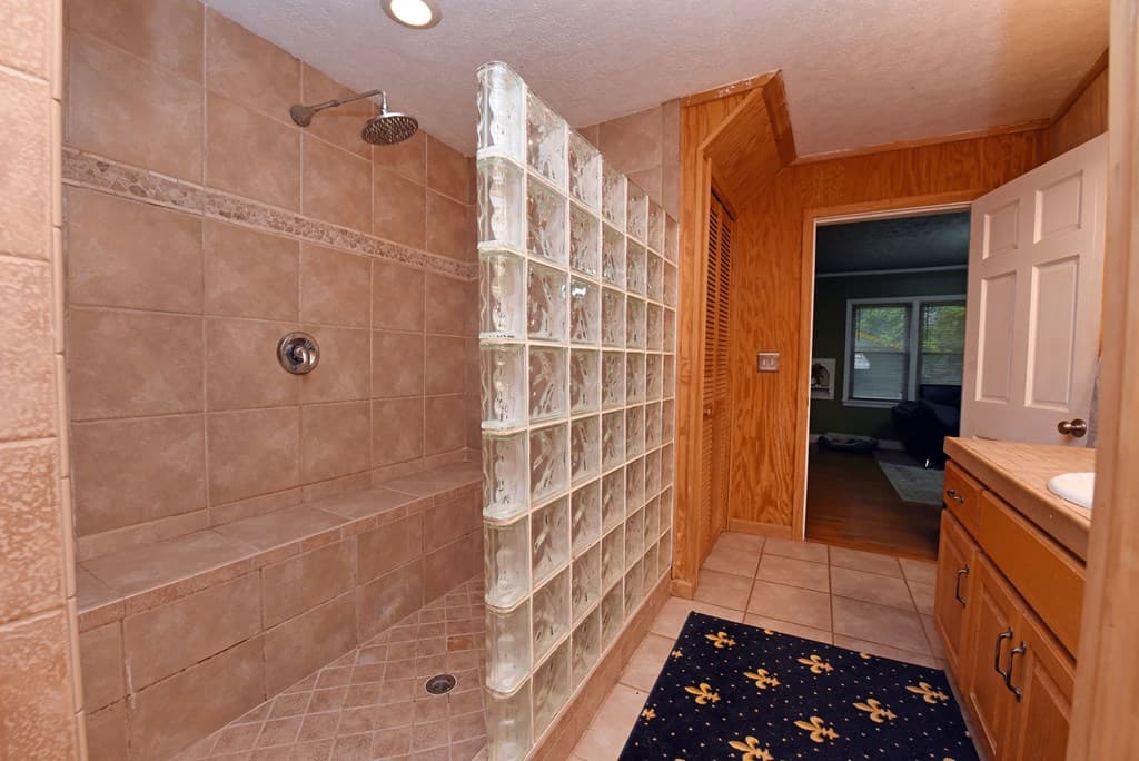 742 Hillcrest Drive, Mccaysville GA 30555 - Photo