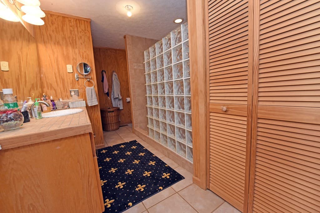 742 Hillcrest Drive, Mccaysville GA 30555 - Photo