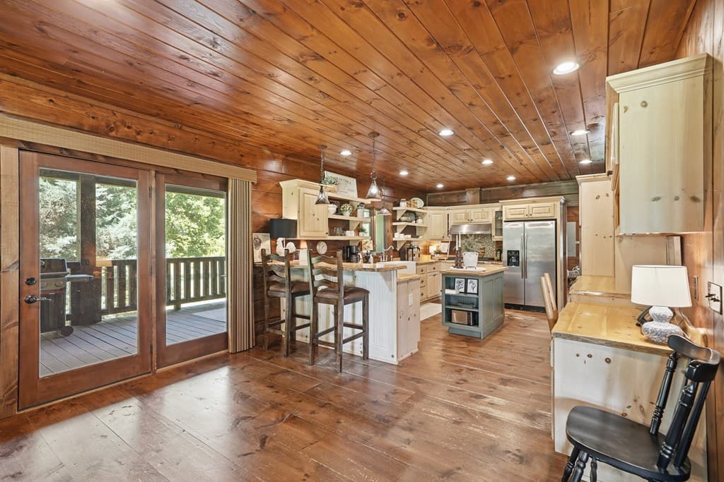 965 Bell Road, Mineral Bluff GA 30559 - Photo