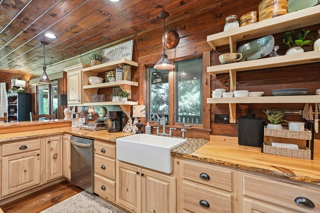 965 Bell Road, Mineral Bluff GA 30559 - Photo