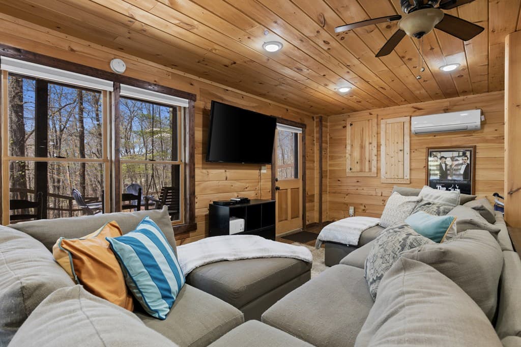 236 Logan Drive, Mineral Bluff GA 30559 - Photo