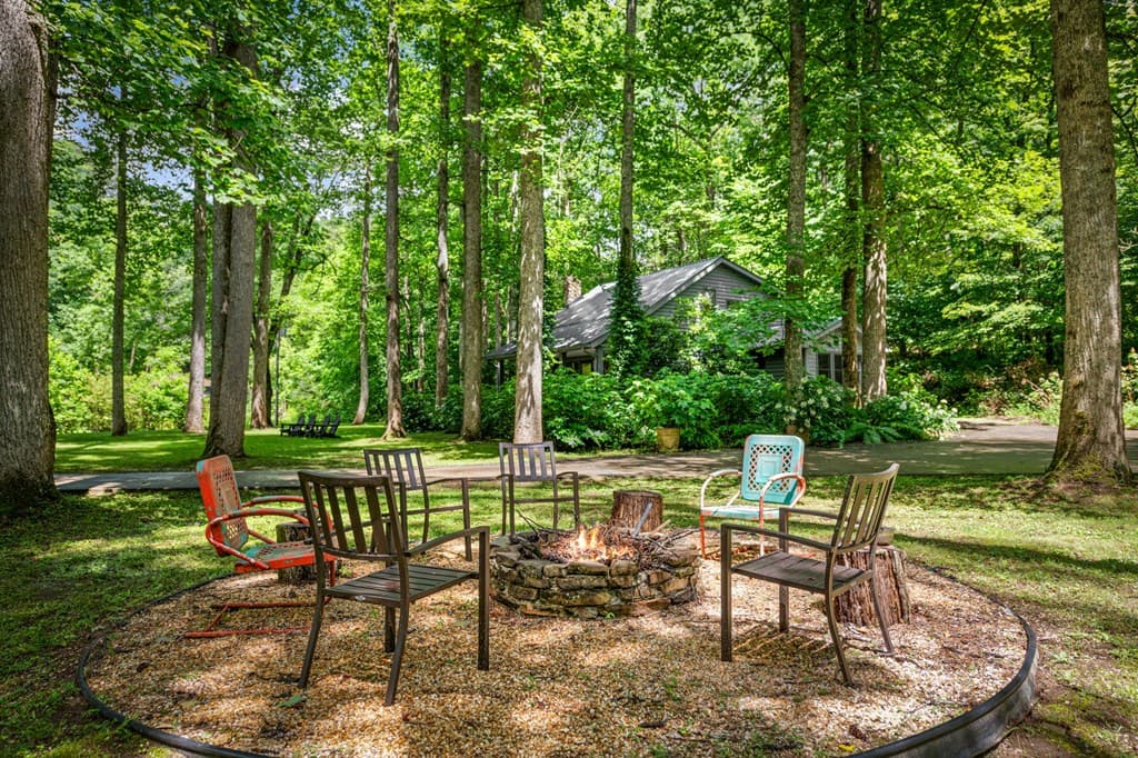 2977 Hwy 2, Blue Ridge GA 30513 - Photo