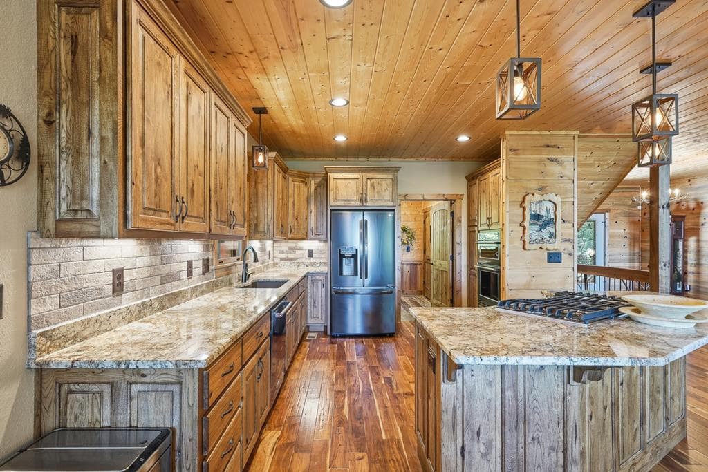 1252 Mountainside Parkway, Ellijay GA 30536 - Photo
