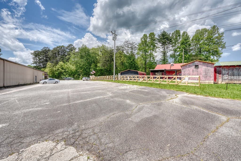 11026 Hwy 325 Papaw's Bbq, Blairsville GA 30512 - Photo