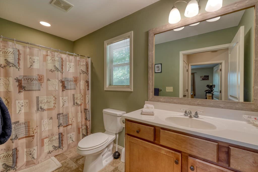 2270 Valley View Drive, Hiawassee GA 30546 - Photo