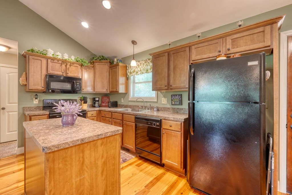 2270 Valley View Drive, Hiawassee GA 30546 - Photo