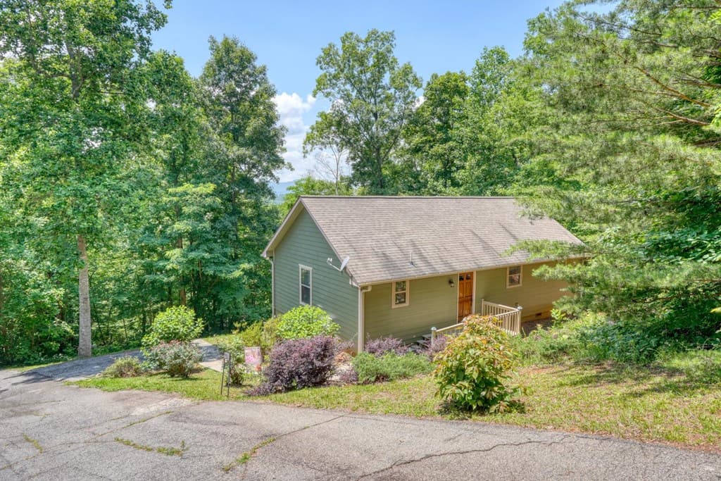 2270 Valley View Drive, Hiawassee GA 30546 - Photo