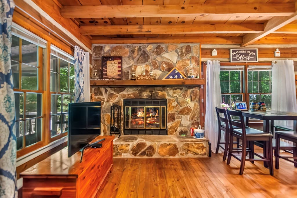 111 Laurel Trail, Blue Ridge GA 30513 - Photo