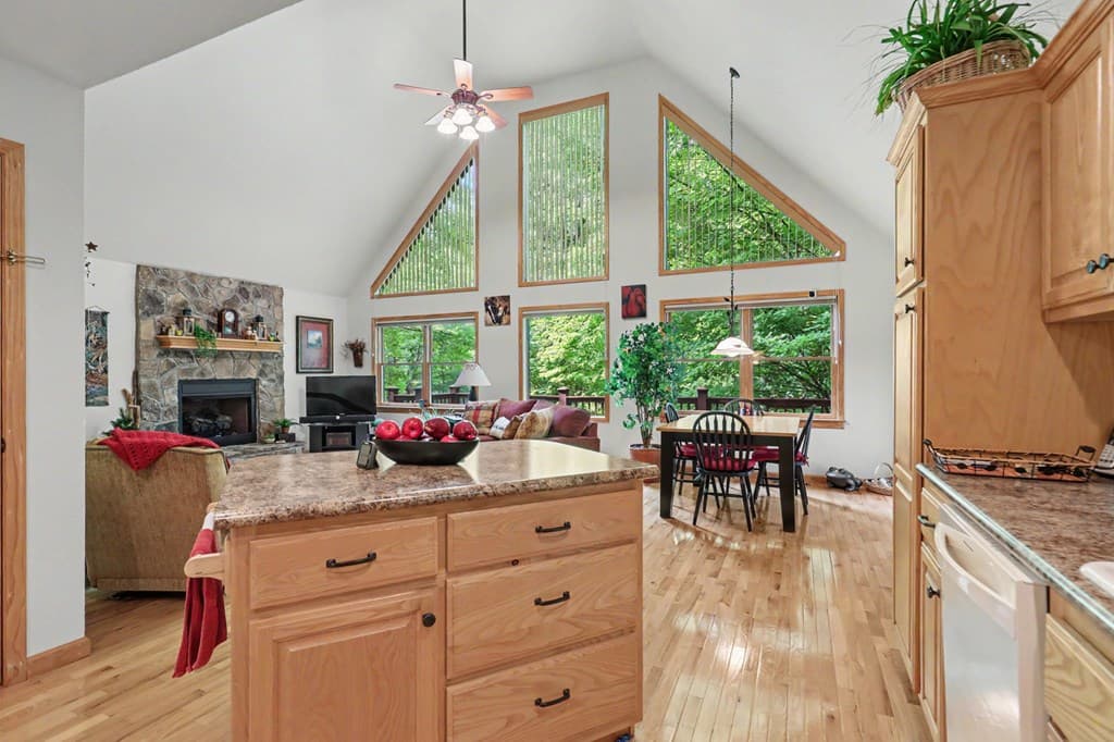 71 Lawrence Drive, Murphy NC 28906 - Photo