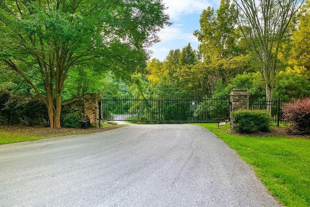 32R Roaring Forks Lane, Ellijay GA 30540 - Photo