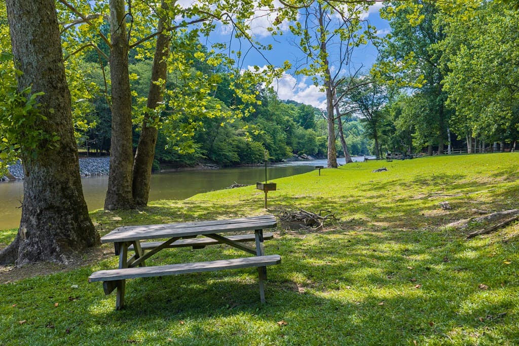 109 Edgewater Drive, Ellijay GA 30540 - Photo